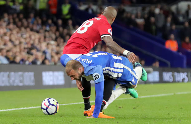 决定都备受 决定都备受