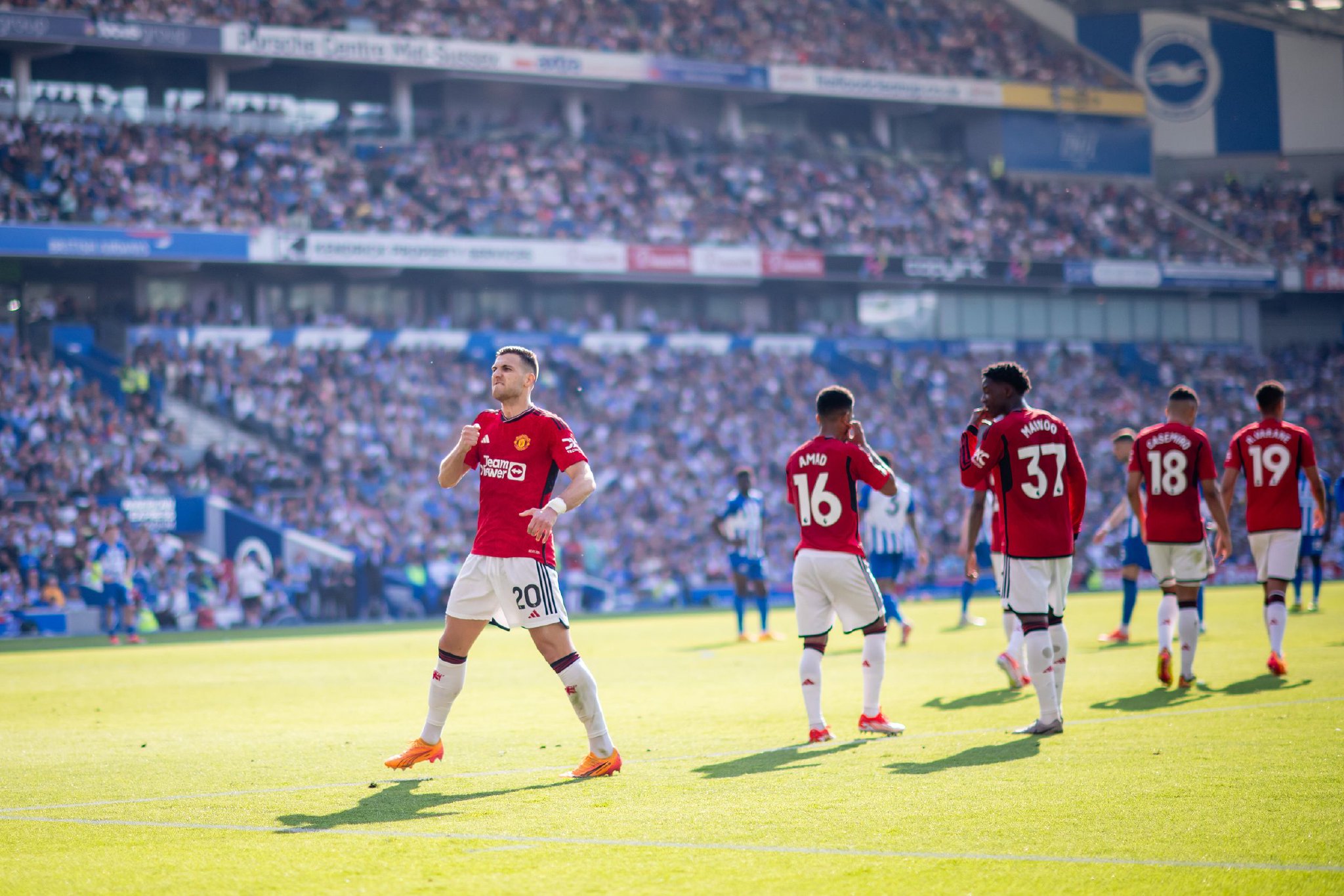 奏牵着我们 奏牵着我们